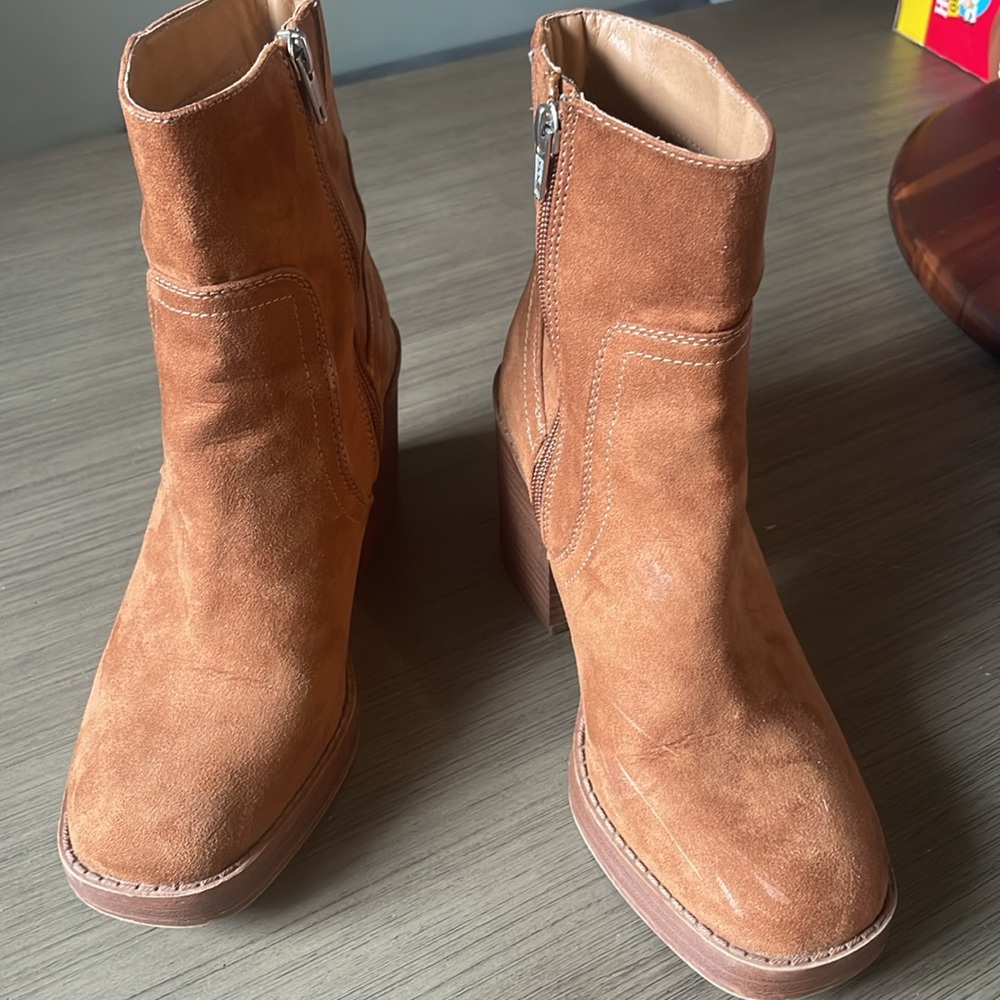 Camel brown above ankle boot with heel